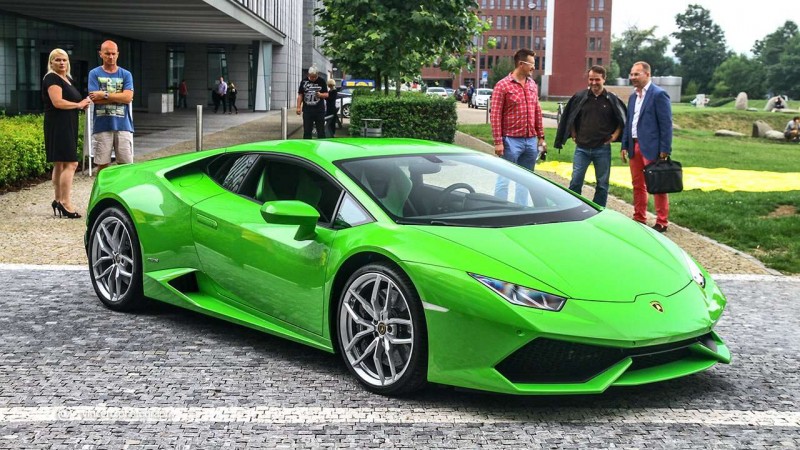 Lamborghini huracan: от новенького родстера до груды металлолома за 20 минут