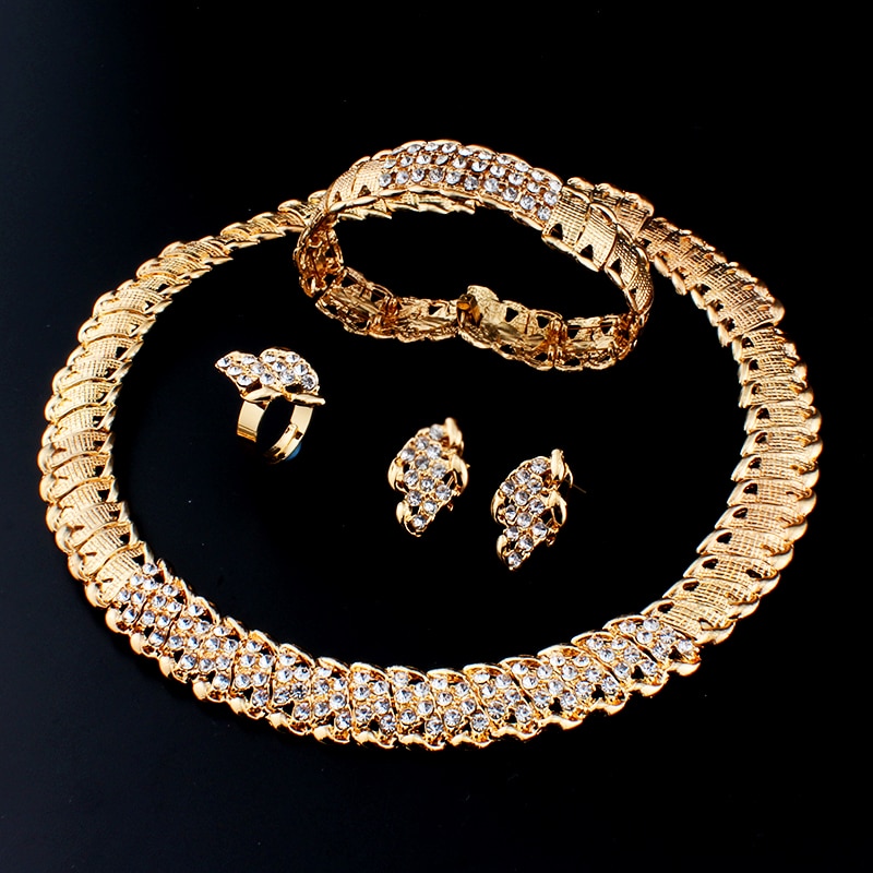 Дубайское золото: что это такое? обзор арабской ювелирной бижутерии. чем отличается сплав дубая от обычного золота?