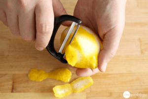 Цедра лимона: польза и вред для организма