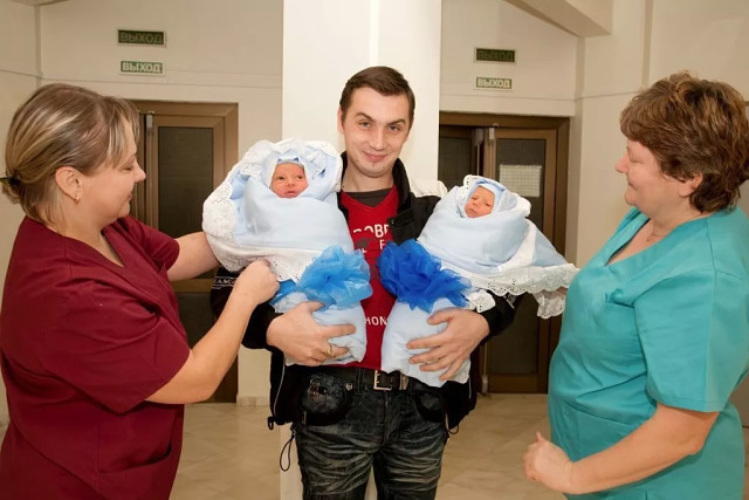Врач рассказал, как отбирают суррогатных матерей и кто заказывает детей — российская газета