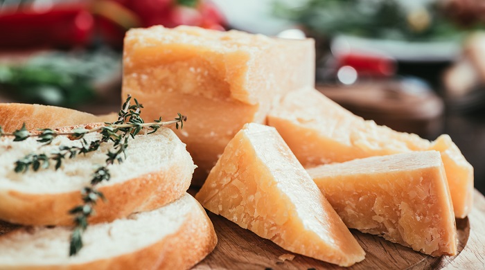 Пармезан-уникальный сыр италии. история пармиджано-реджано и его производство