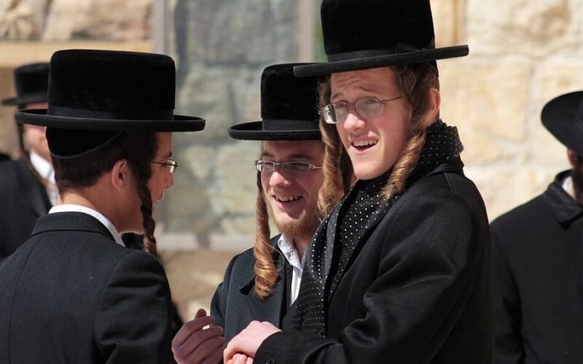 Пейсы у евреев - что это такое, зачем нужны и что символизируют, фото кудряшек у мужчин и женщин, как называется шапочка еврея, женские еврейские прически