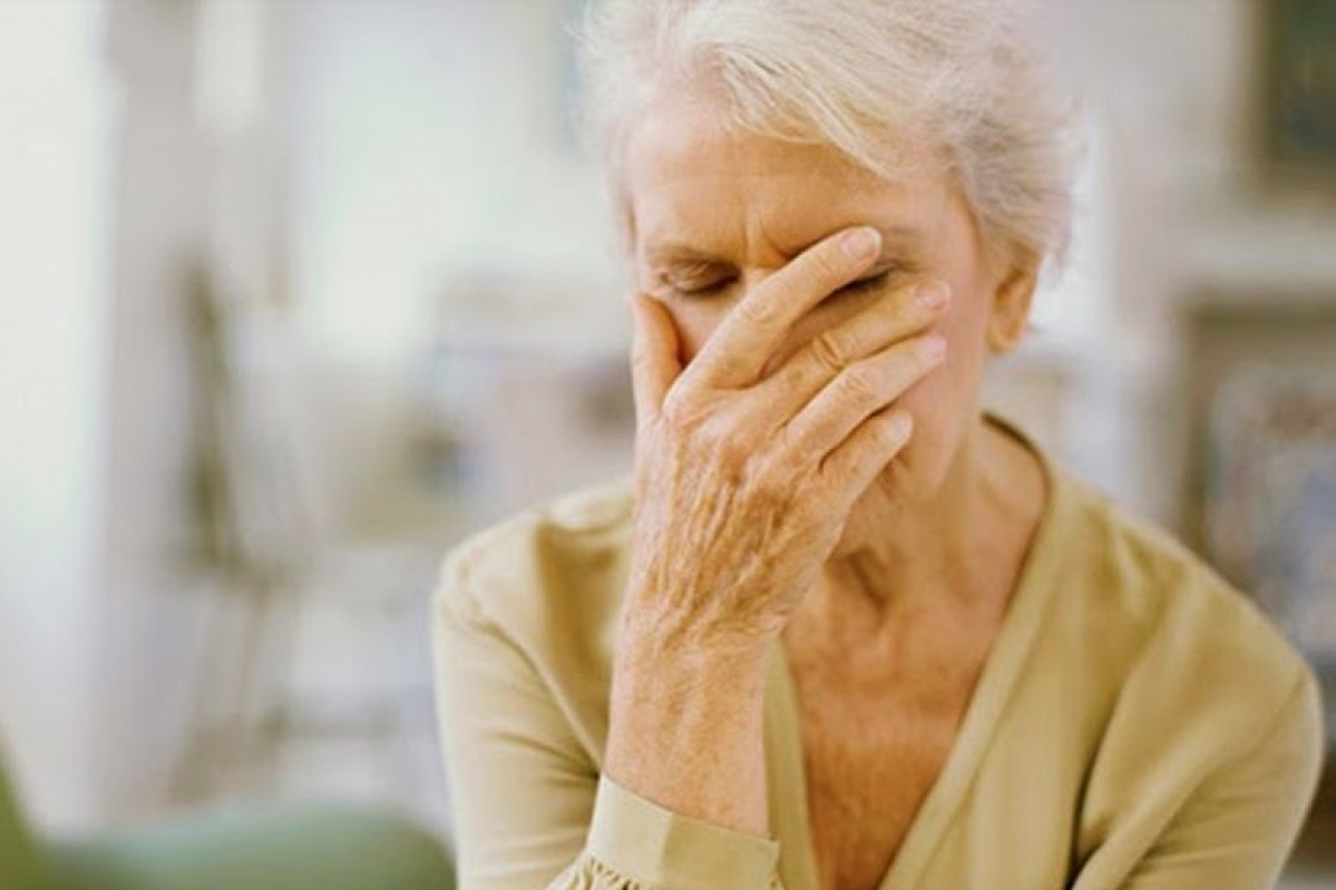 Деменция у пожилых: признаки слабоумия у человека