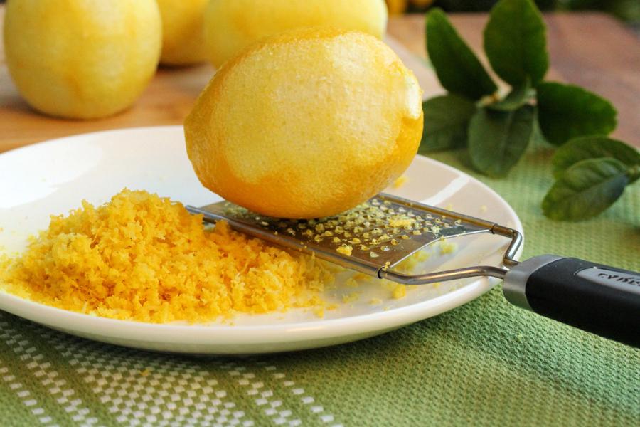 Что такое цедра лимона, полезные свойства, применение в кулинарии лимонной цедры