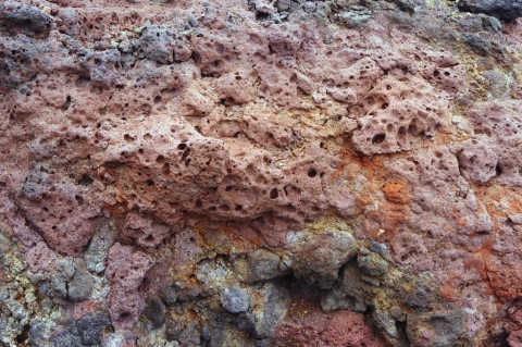 Вулканический туф: минеральный состав, лечебные свойства и область применения