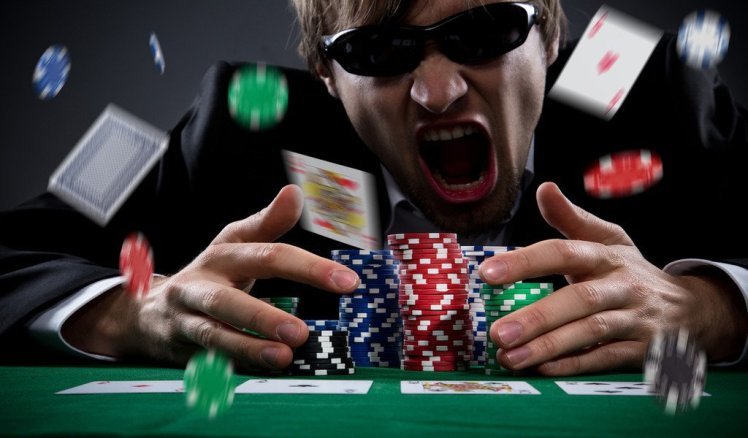 Тилт в покере