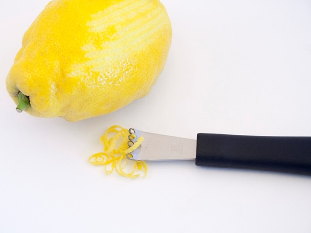 Что такое лимонная цедра как ее получить. как снять цедру с плодов цитрусовых
