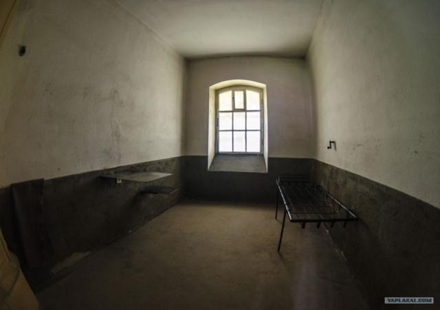 Второе место самых страшных наказаний в тюрьмах – карцер. что это такое?