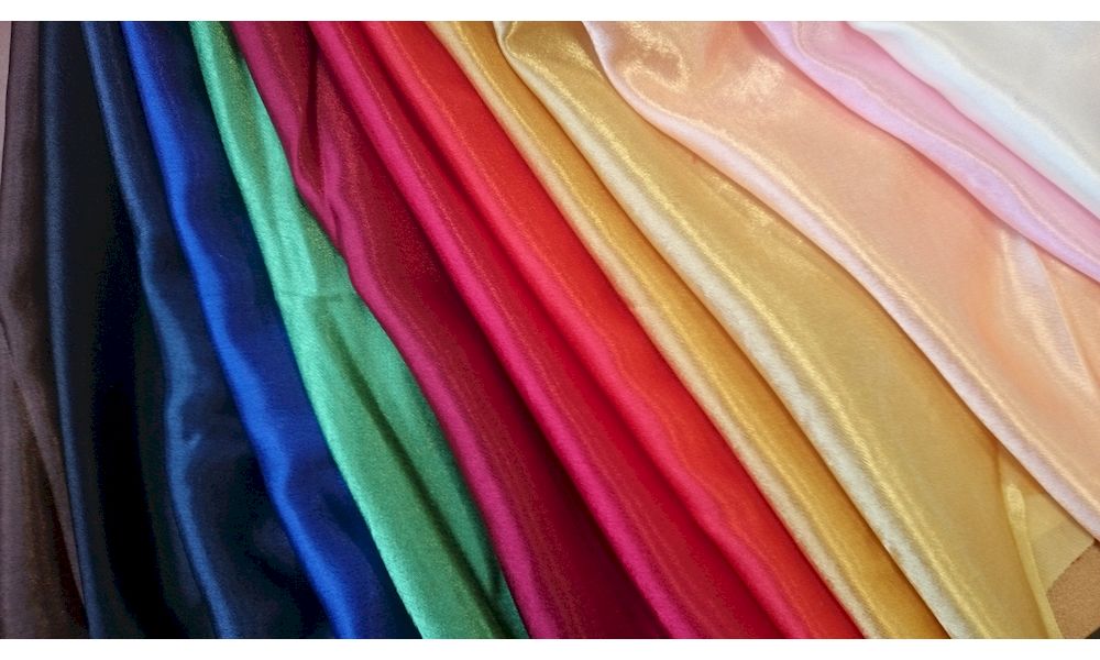 Стрейч ткань — многообразная группа материалов с высокой степенью эластичности