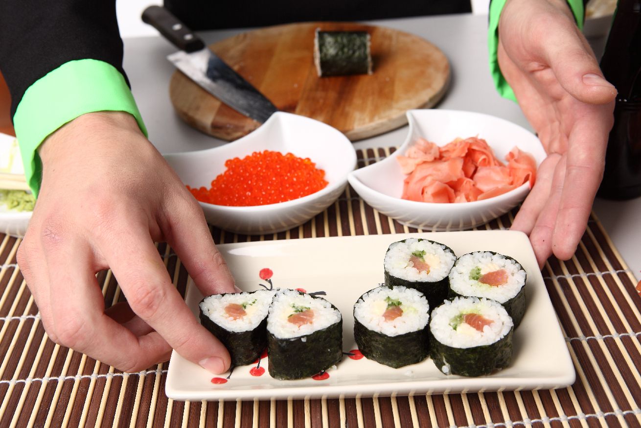 Вред и польза суши. что такое суши, и как их готовят