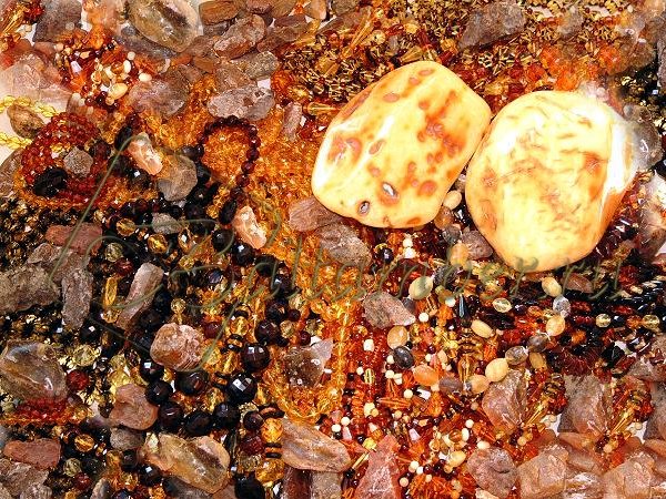Как образуется янтарь? происхождение камня в природе. как он появился в балтийском море?