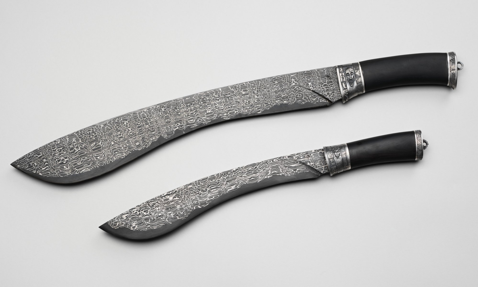 Дамасская сталь: плюсы и минусы, ножи из дамаска их отличия от булатных, заточка и уход