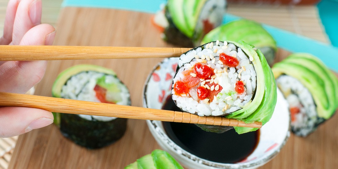 Чем отличаются суши от роллов и сашими? разбираемся вместе