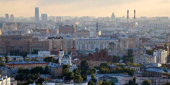 Москва – столица россии и крупнейший город европы.