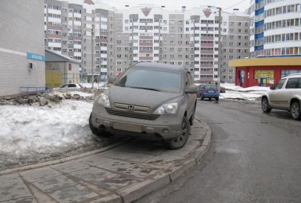 Какой штраф гибдд за езду по тротуару в 2020 году, за движение на машине по пешеходной дорожке | shtrafy-gibdd.ru